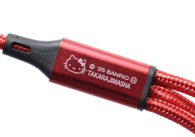 宝島社雑誌付録大人のおしゃれ手帖11月号のハローキティの豪華デジタルグッズ4点セット3