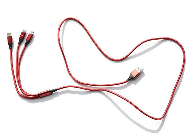 宝島社雑誌付録大人のおしゃれ手帖11月号のハローキティの豪華デジタルグッズ4点セット2