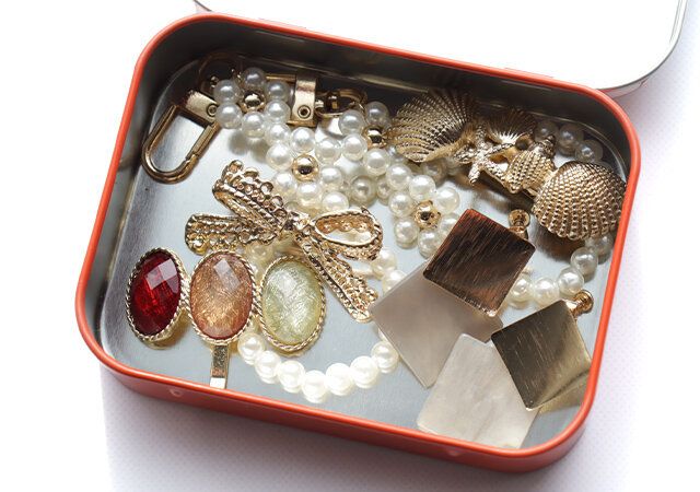 宝島社雑誌付録大人のおしゃれ手帖11月号のハローキティの豪華デジタルグッズ4点セット12