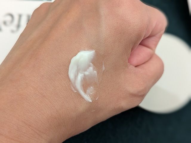 アルジェラン バウンスグロウ オーガニック クリームのテクスチャ