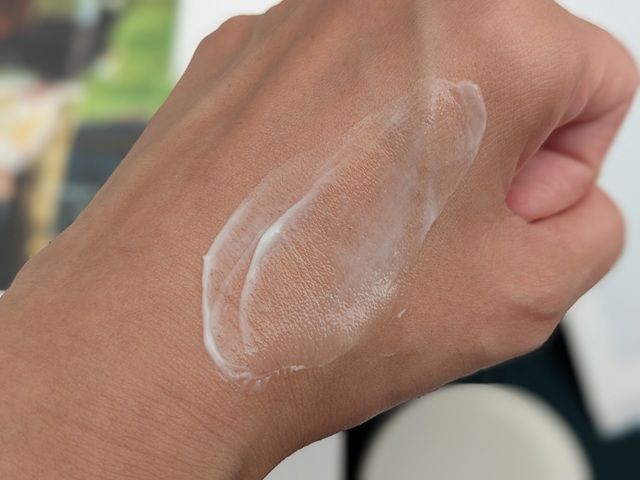 アルジェラン バウンスグロウ オーガニック クリームのテクスチャ