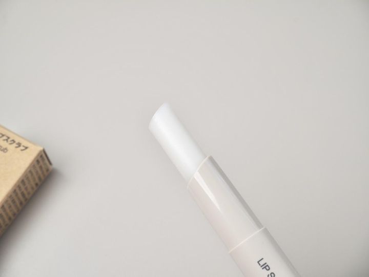 画像: 拭き取りや洗い流しは不要。スマートでやさしい“砂糖スクラブ”