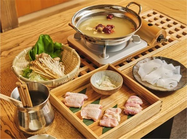 【東京都港区】新スタイルの鶏焼き肉専門店『鶏焼き肉 囲』に2種類の鍋メニューが新登場！