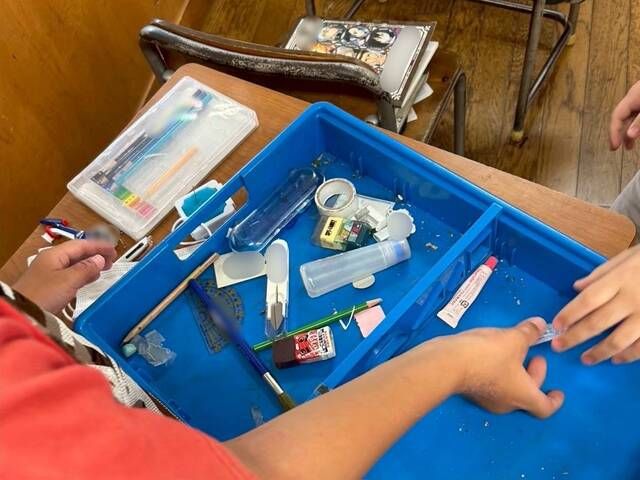 片づけをする前の引き出し