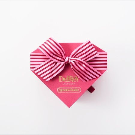 シルバニアファミリーとDelReYが初コラボ。限定のダイヤモンドショコラBOXを発売