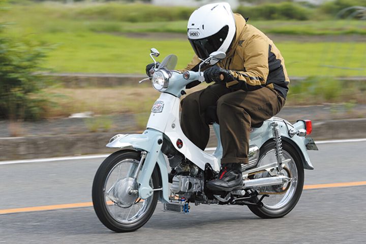 キャブとFIの新旧リトルカブを乗り比べ！