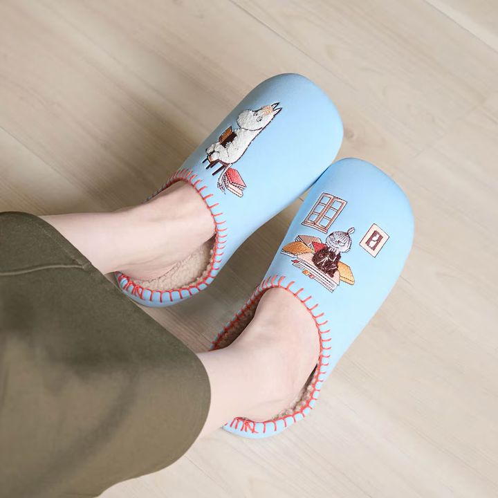 低反発ウレタン入り内側ボアのあったか快適スリッパ 「ムーミン」 スノークのおじょうさん＆リトルミイ 着用イメージ