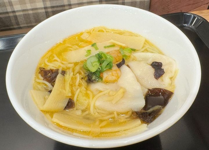 もっちり水餃子がたまらない「台湾風もちもち水餃子麺」