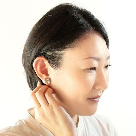 七窯社が令和7年度秋の新作やきものアクセサリーを発売。木の葉シリーズをメインビジュアルに起用