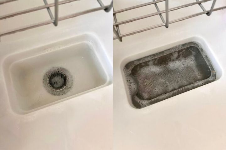 上林さん_キッチンの水栓のお掃除の様子