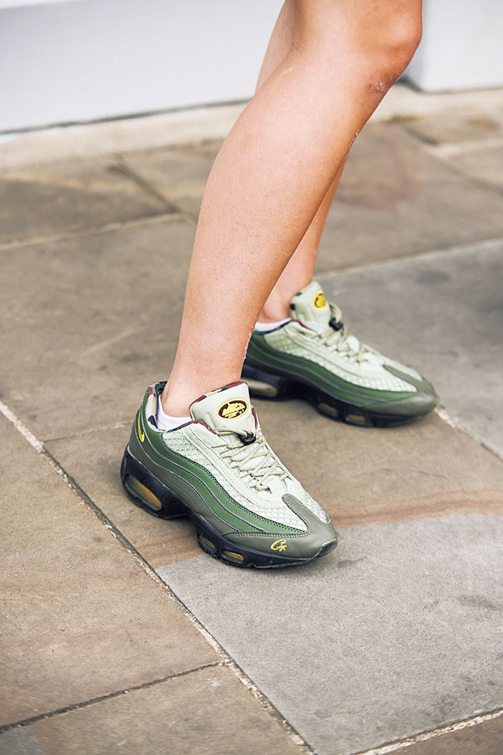 何足あっても足りない！おしゃれなカラフルスニーカー10選