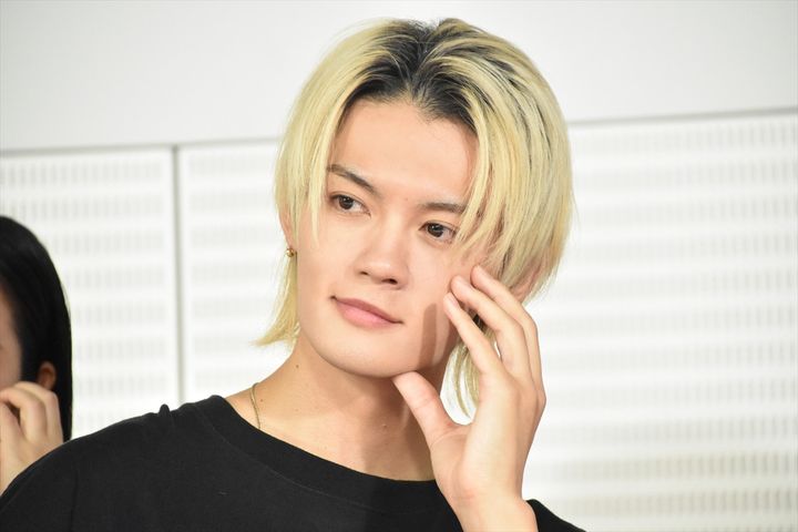 佐野勇斗、ドラマ『ESCAPE それは誘拐のはずだった』初回OA直前制作発表記者会見に登場 クランクイン！ width=