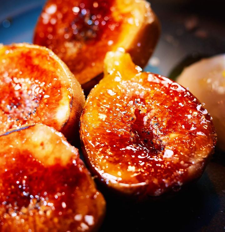 高田馬場『酒ト肴 オンザコーナー』の「ローストしたイチジクのキャラメリゼ」