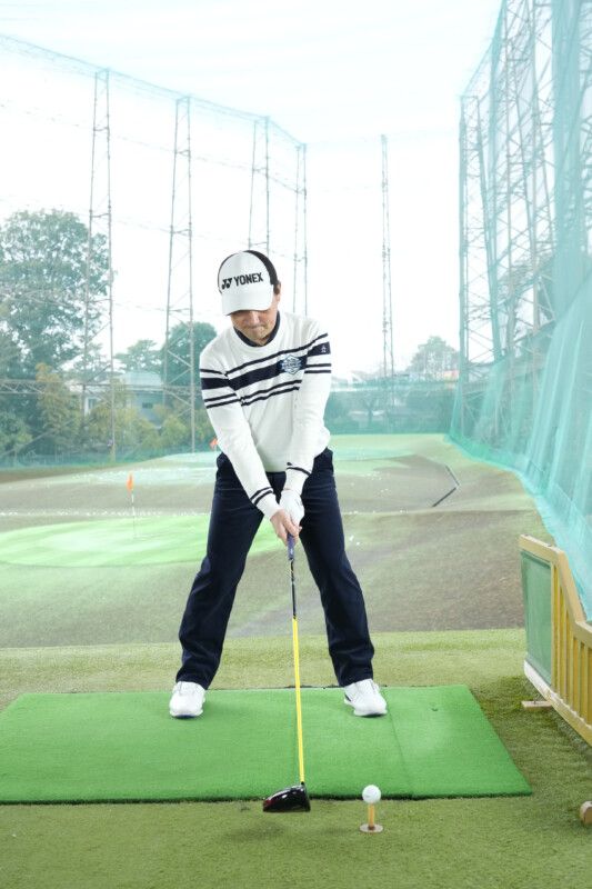 「ドライバーが苦手な人」は“右足体重”で解決！人気コーチが詳しくレッスン