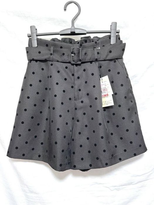 しまむらの「ベルト付きドットショートパンツ」