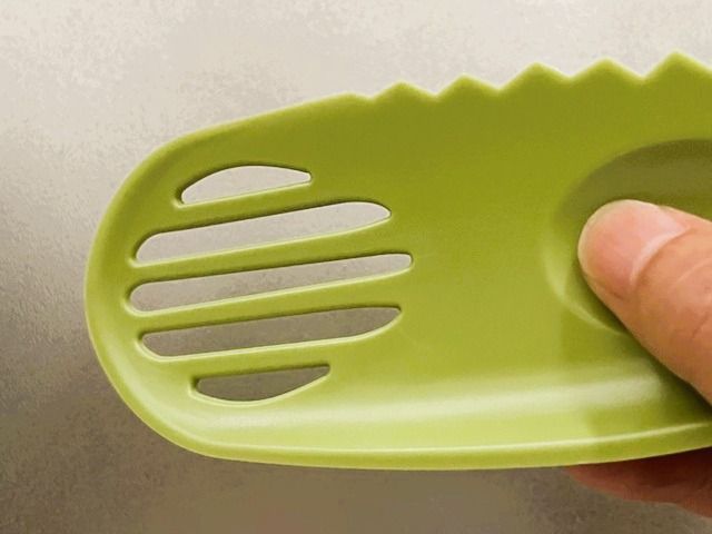 ダイソー アボカドカッター 指ポケット