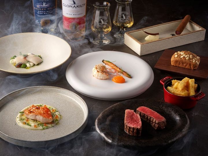 アイリッシュウィスキーと薪火グリルのマリアージュ
