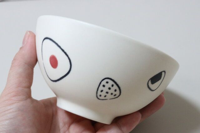 ダイソーの可愛い茶碗（マットおにぎり）