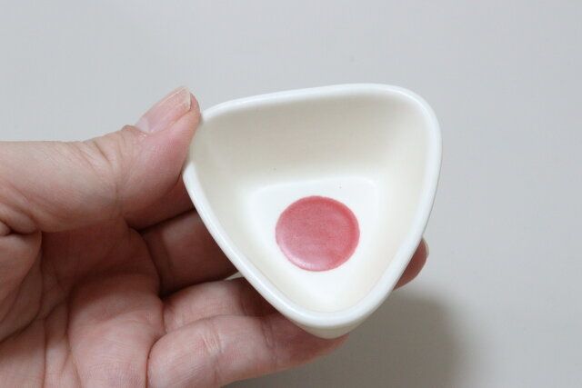 ダイソーの可愛い小鉢（マットおにぎり）