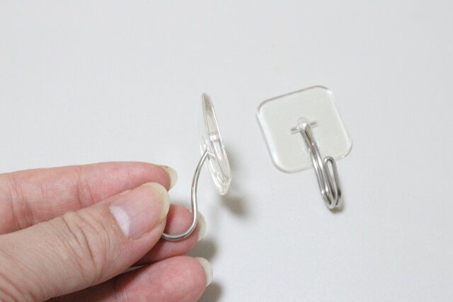 セリア 水周りでも使える耐水性クリアテープフック スイングタイプ