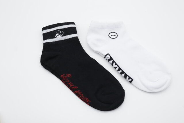 アンクルソックス、黒、ライン（ミッキーマウス） ショートソックス、白（ベイマックス） デザイン