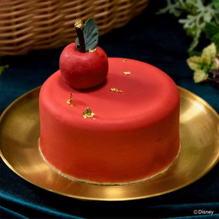 『白雪姫』 Pomme de Vérité／スパイス香るりんごとチーズババロアケーキ