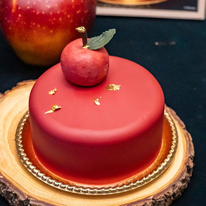 『白雪姫』 Pomme de Vérité／スパイス香るりんごとチーズババロアケーキ3