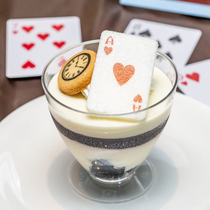 『ふしぎの国のアリス』 Temps Merveilleux／カシスとグレープフルーツのブラック＆ホワイトパルフェ2