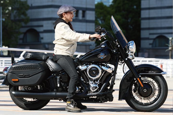 【試乗レビュー】ハーレー「ヘリテイジクラシック」｜伝統と現代技術が融合した人気モデル