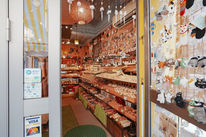 目が合うと連れて帰りたくなる！中崎町にある動物雑貨の専門店「ONLY PLANET」