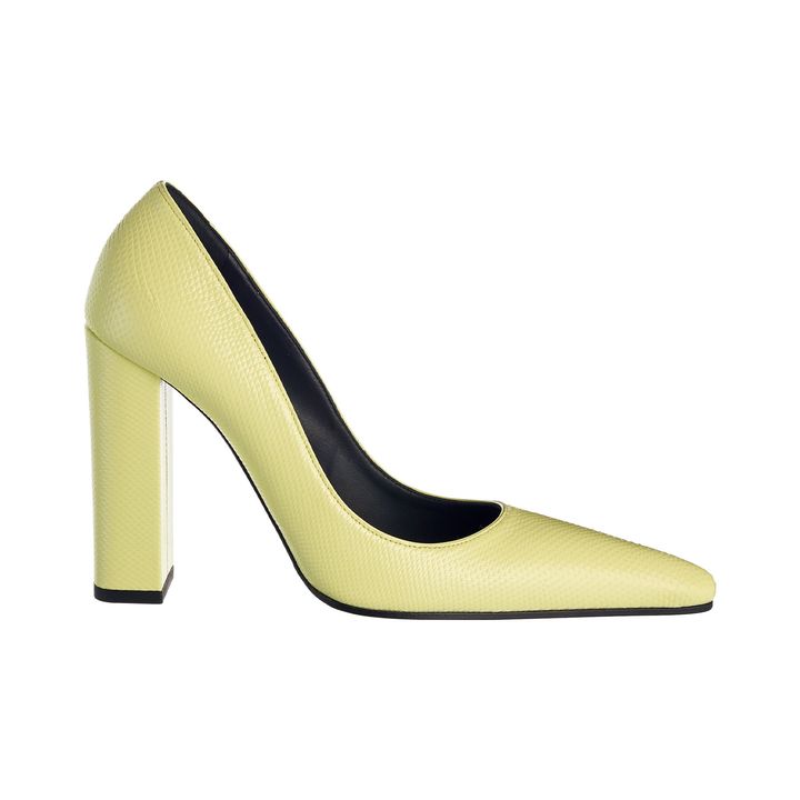 シューズ ヒール11cm ￥269,500（参考価格）／ALAÏA（リシュモン ジャパン）