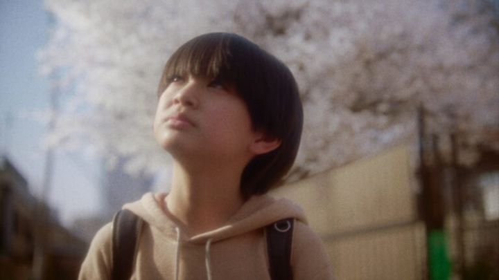 映画『秒速5センチメートル』より幼少期の遠野貴樹（上田悠斗）