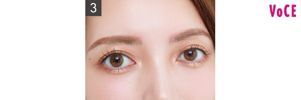 黒のマスカラとアイライナーでしっかり締める！