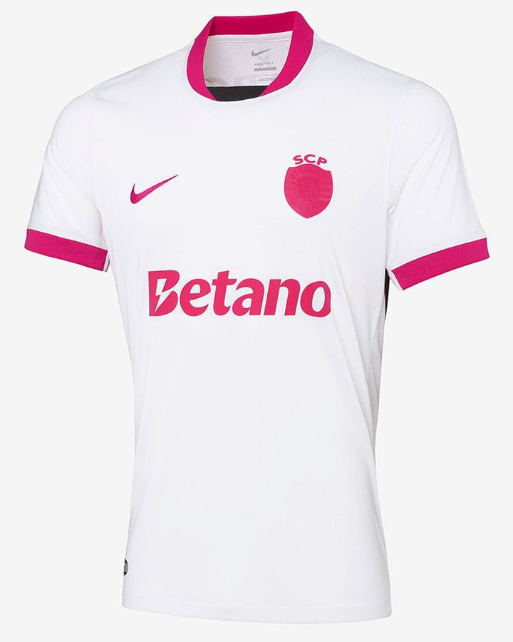 日本代表所属のポルトガル名門、ピンクリボン月間で「ピンクの特別ユニフォーム」を着用