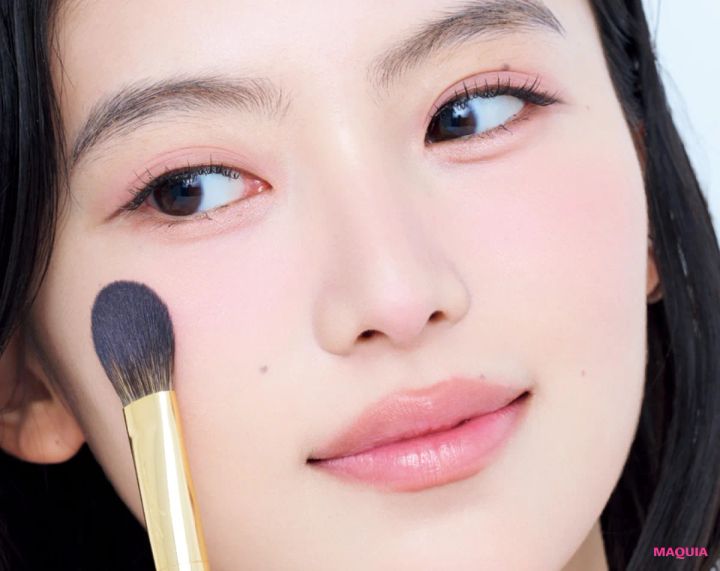 多幸感メイク いむたん チークメイク ディオールスキン ルージュ ブラッシュ 212 頬の中心にはラメチークをオン