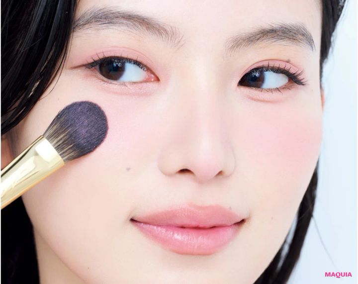 多幸感メイク いむたん チークメイク ジルスチュアート パステルペタル ブラッシュ 04 マットチークをベースに仕込む