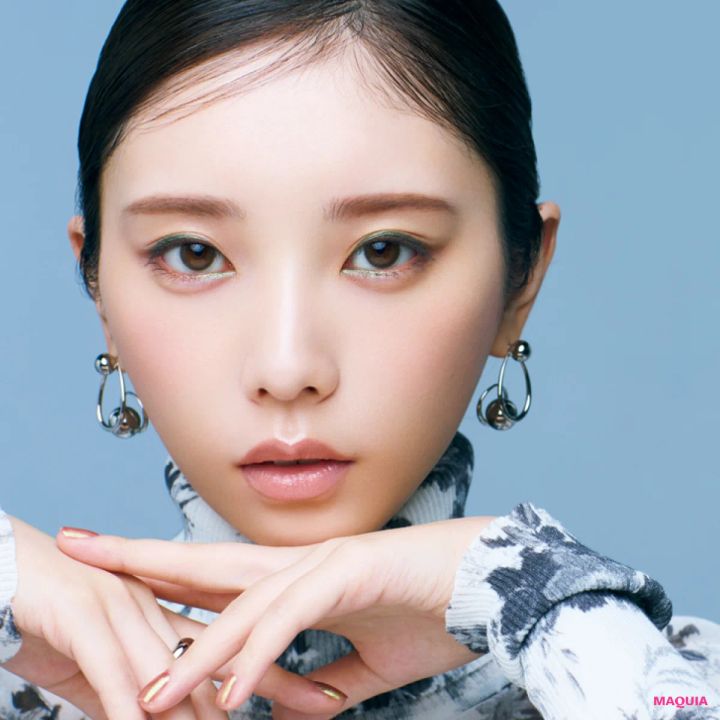 マキア 秋メイク 2025 元乃木坂46 与田祐希 カーキ