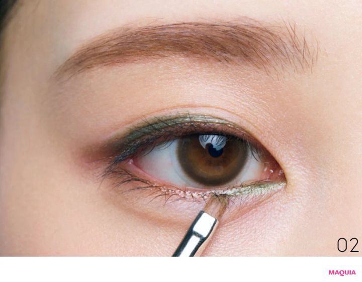 単色アイシャドウ 与田祐希 元乃木坂46 林由香里 スパイスカーキ エレガンス プレジール アイズ 17 下まぶた