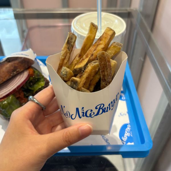 「Neo Nice Burger（ネオナイスバーガー）渋谷宮益坂」の「フレンチフライ」