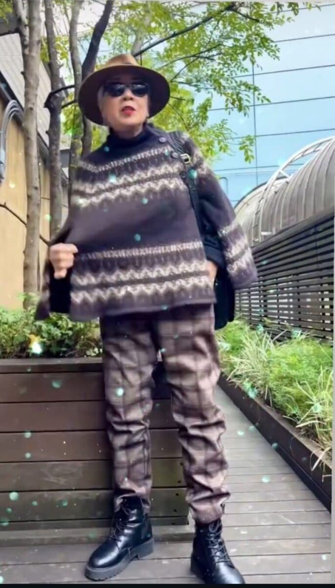 島崎真代さんのケープの着こなし