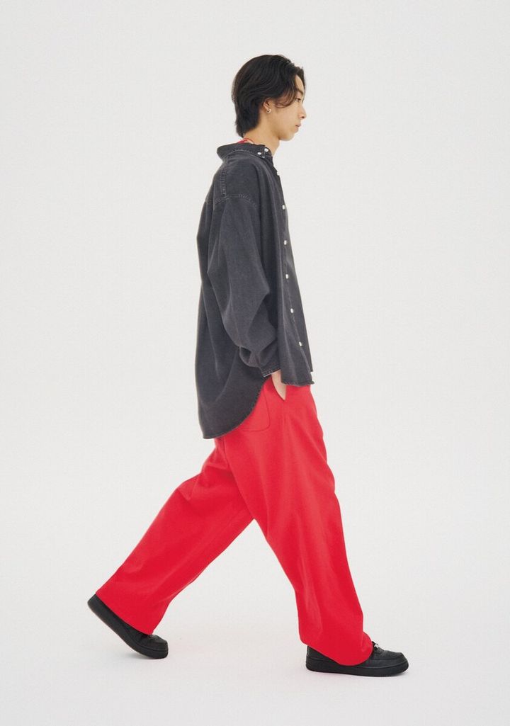 グランクの赤いスウェットパンツ