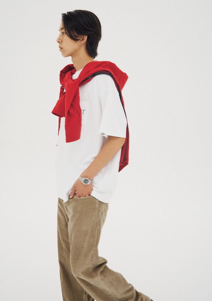 オンブレニーニョの赤いシャツ