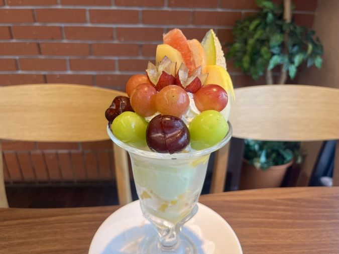 Fruit Garden新 SUN（フルーツガーデンしんサン）シャインマスカットとフルーツのパフェ