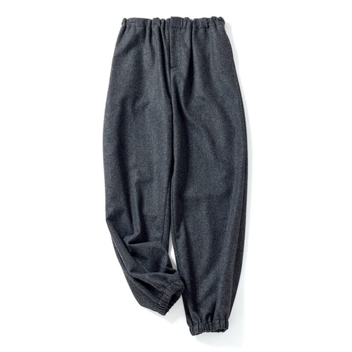 パンツ4万700円（サクラ／インターリブ）