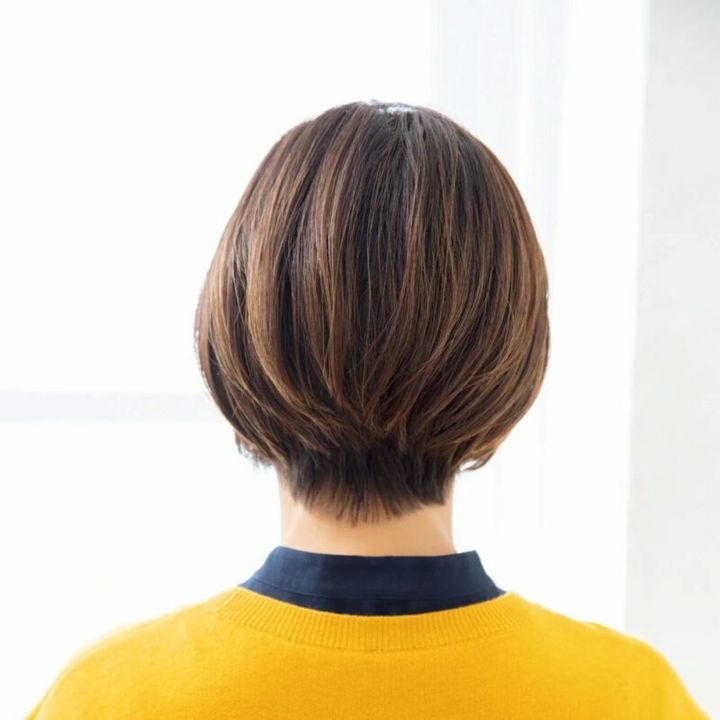 前下がりショートのバック