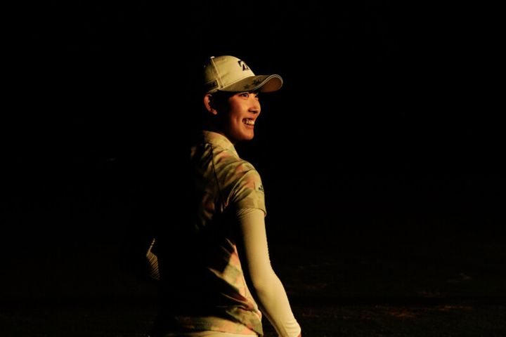 なぜ？女子プロが真っ暗闇の中でプレー！米ツアーの意外な洗礼