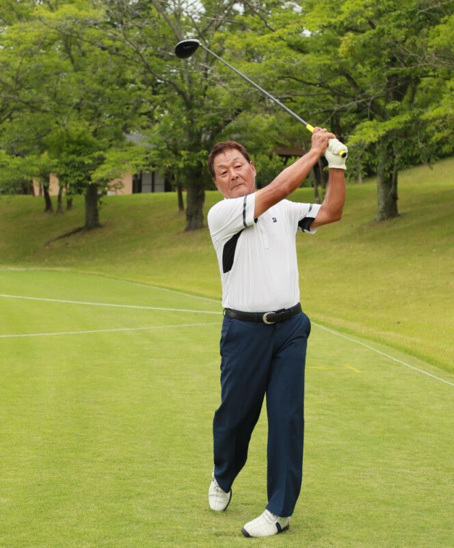 歳をとっても深い捻転で飛ばすコツ！シニアプロが解説