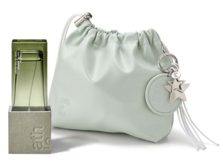 オードパルファン ホリデーキット 2025 ￥16,500（10月17日より限定発売） ※セット内容／オードパルファン 47ml（ロスト イン ザ クラウド、アンティル ザ クラウズ クリア、トワイライト ヒューズより1種選択）、再生合皮ポーチ