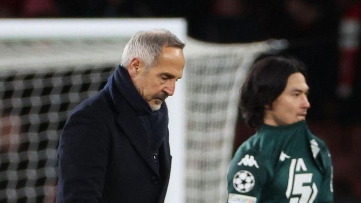 30歳日本代表MF、“最大の理解者”が解任決定と報道…後任は昨季日本人DFを指導した38歳指揮官か