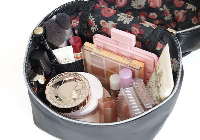 宝島社雑誌付録sweet11月号のANNA SUIななめファスナーがポイント！ 整頓上手な大容量バニティポーチ6